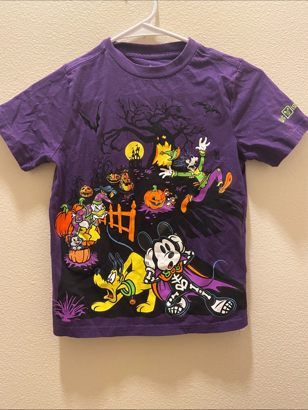 Disney Purple Halloween Tee with Mickey, Pluto & Friends size 7/8